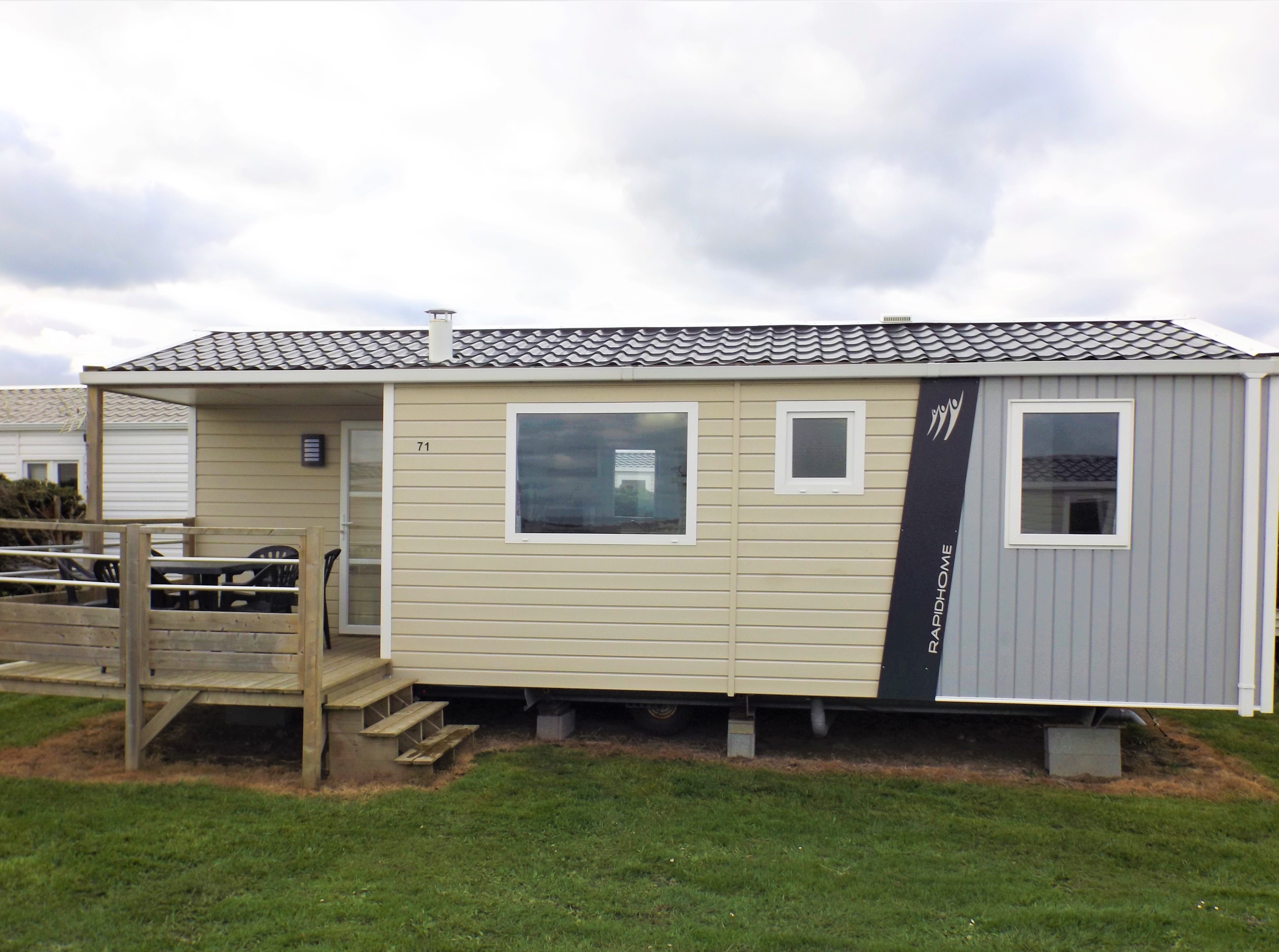 Rapid'home alizée 3 chambres terrasse semi couverte gamme standard camping omaha beach 